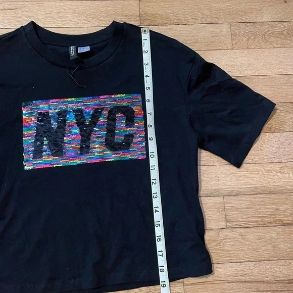 H&M Divided Oversized Crop NYC Tee W’s XS Reversible/Flip Sequins - Picture 9 of 9